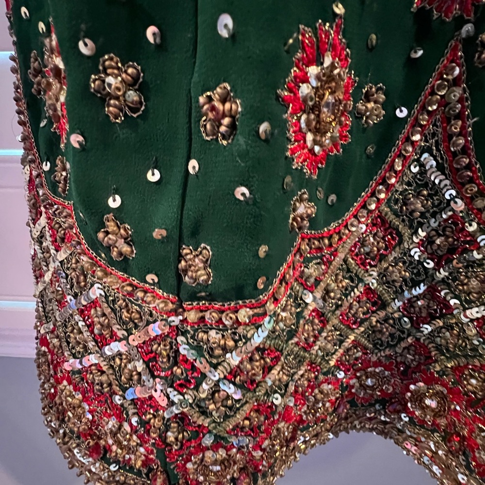 Indian dress - Picture 5 of 9